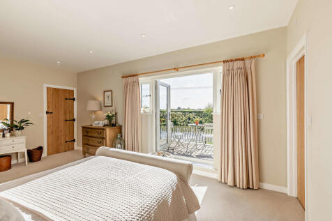 8644635-interior3...