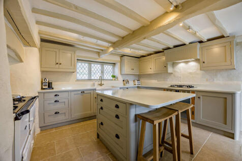 8649775-interior1...