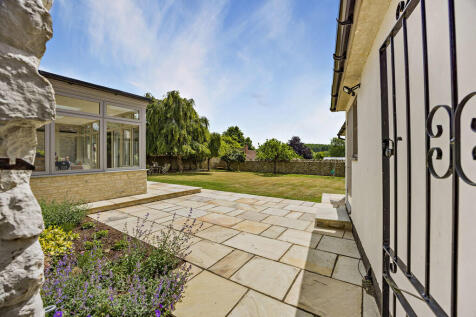 8649775-exterior0...