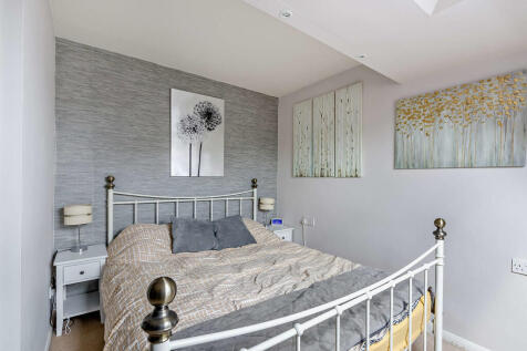 8651916-interior1...