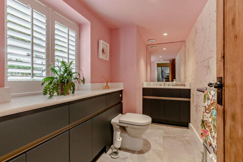 8658537-interior1...