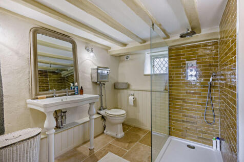 8649775-interior1...