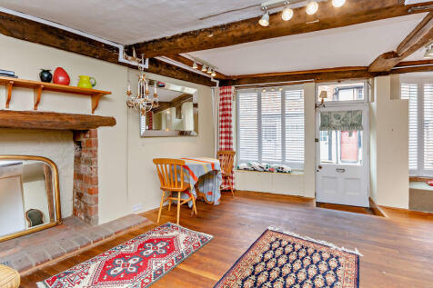 8663388-interior1...