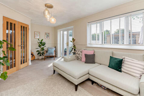 8663137-interior0...
