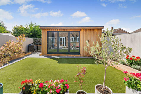 8663137-exterior0...
