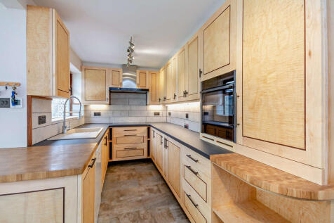 8663587-interior1...