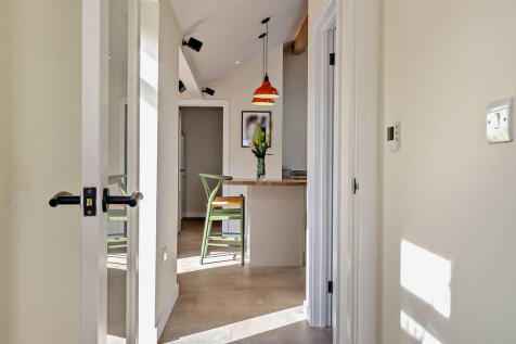 8664108-interior2...