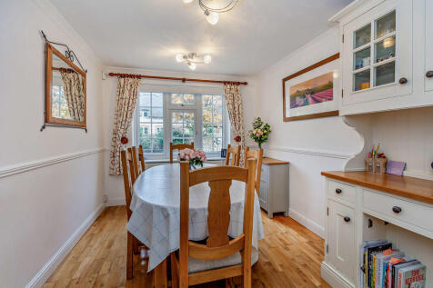 8664509-interior1...