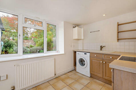 8667143-interior1...