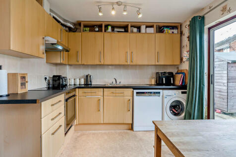 8667826-interior1...