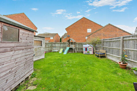 8667826-exterior0...