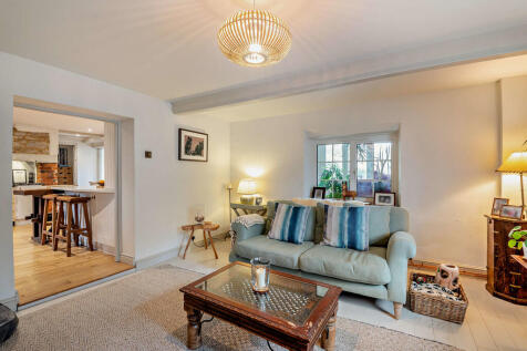 8667870-interior1...