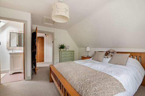 8667870-interior1...