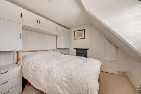 8667870-interior1...