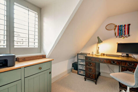 8667870-interior1...