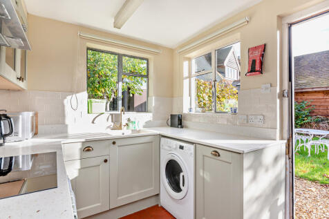 8668997-interior0...