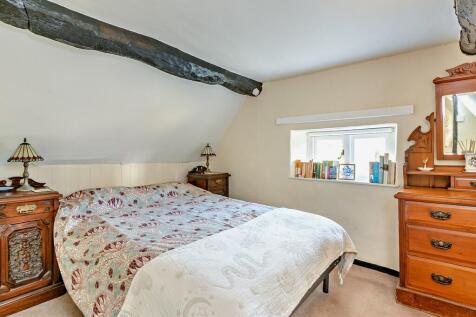 8668997-interior1...