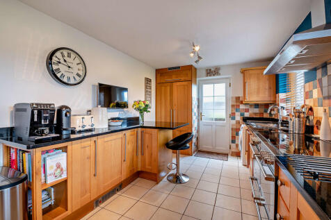 8668996-interior0...