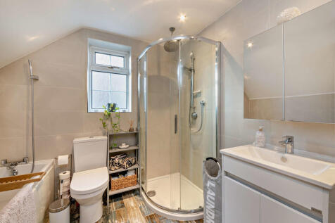 8668996-interior1...