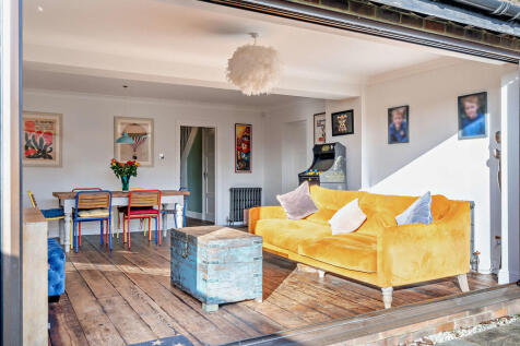 8671259-interior1...