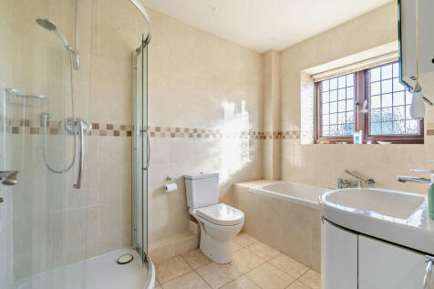 8671259-interior2...