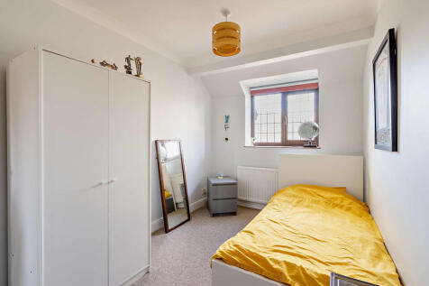 8671259-interior2...