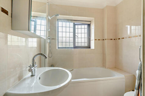 8671259-interior3...