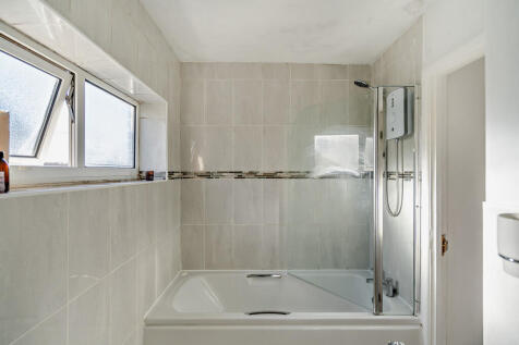 8672124-interior1...