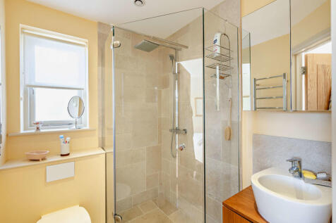 8671381-interior0...