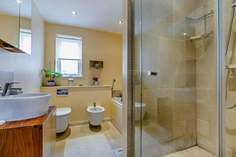 8589583-interior0...