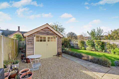 8671381-exterior1...