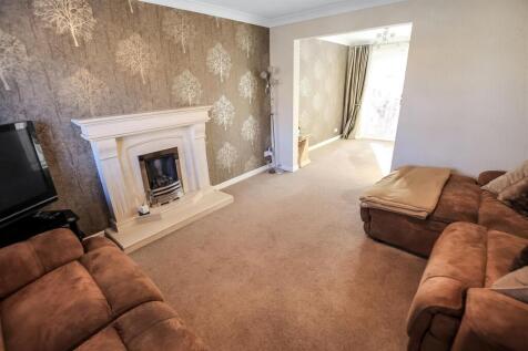 Living Room (2).jpg