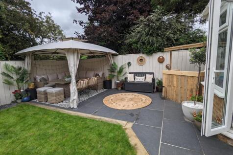 Rear Garden (1).jpg