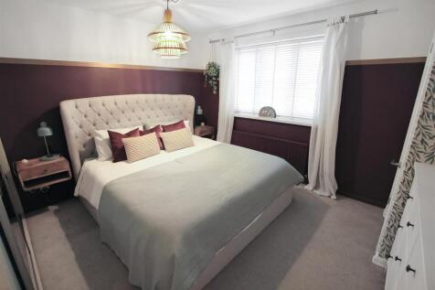 Bedroom One (1).jpg