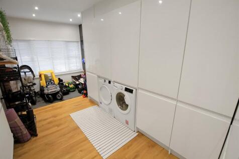 Utility Room (1).jpg