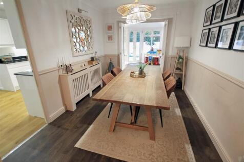 Dining Room.jpg