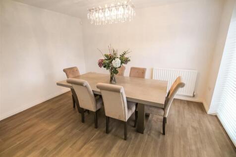 Dining Area (2).jpg