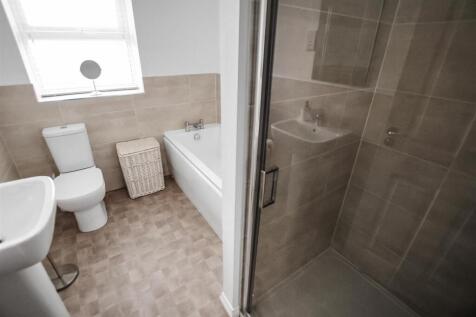 Bathroom (1).jpg
