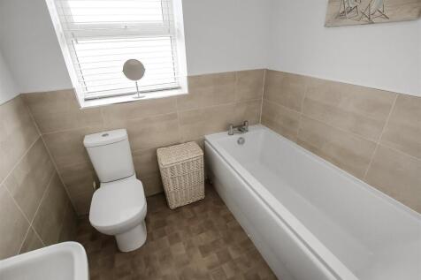 Bathroom(2).jpg