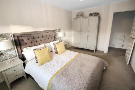 Bedroom One (2).jpg