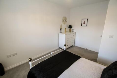 Bedroom Thre (2).jpg