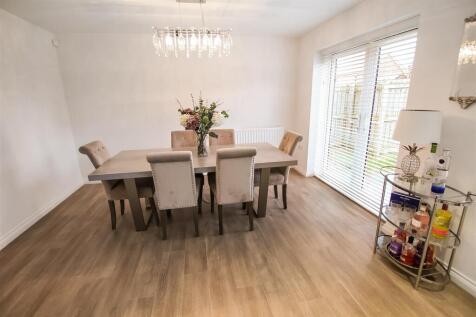 Dining  Area (1).jpg
