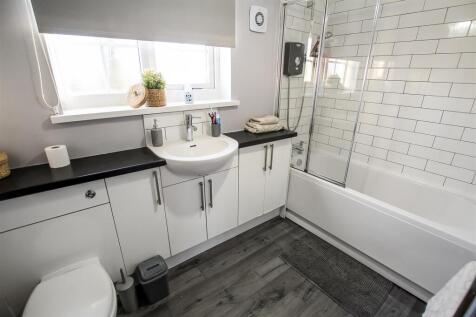 Family Bathroom/WC