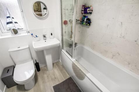 Bathroom.jpg