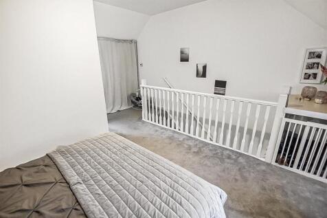 Bedroom One (2).jpg