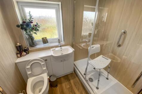 Shower Room.jpg