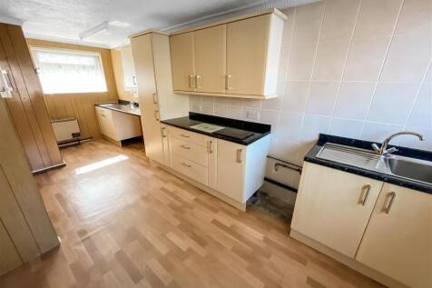 Kitchen (2).jpg
