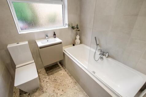 Family Bathroom/WC