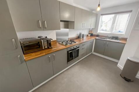 Kitchen (1).jpg