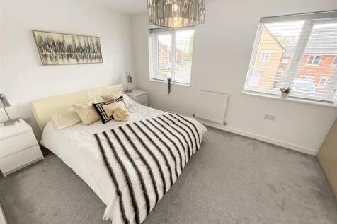 Bedroom One (1).jpg